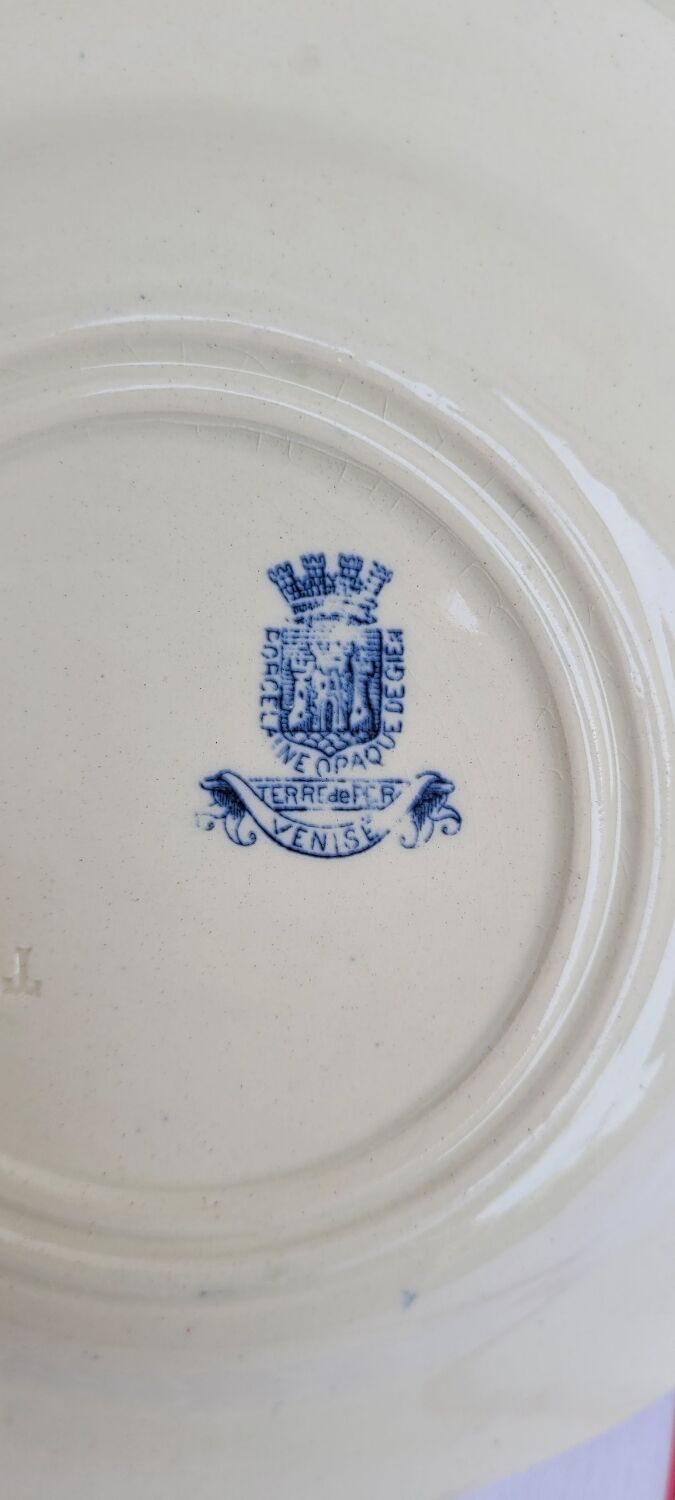 Set of 4 hollow aasiettes model Venice Opaque porcelain of Gien iron earth blue floral decoration