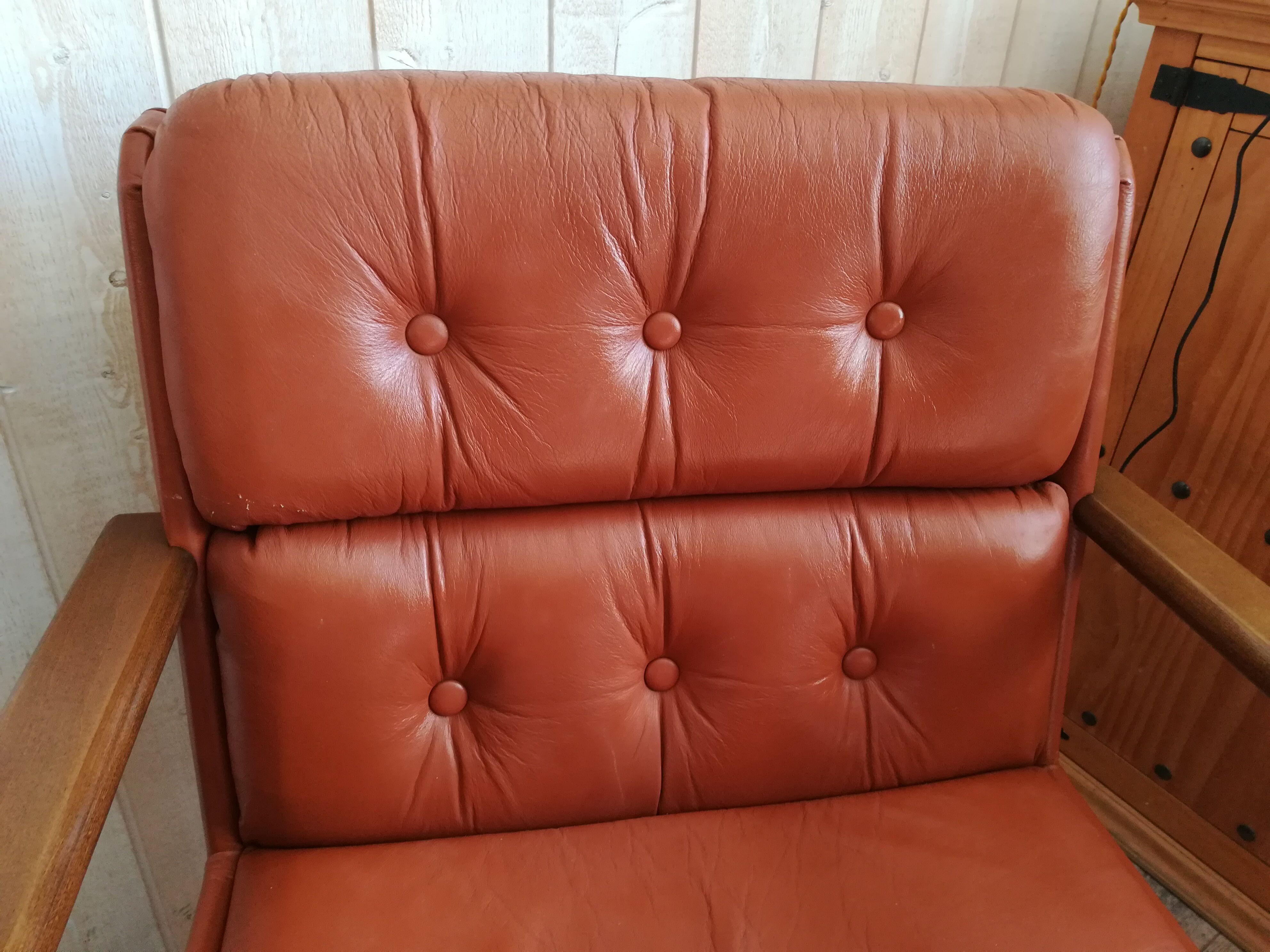 Paire de fauteuils pivotant havane vintage Italie