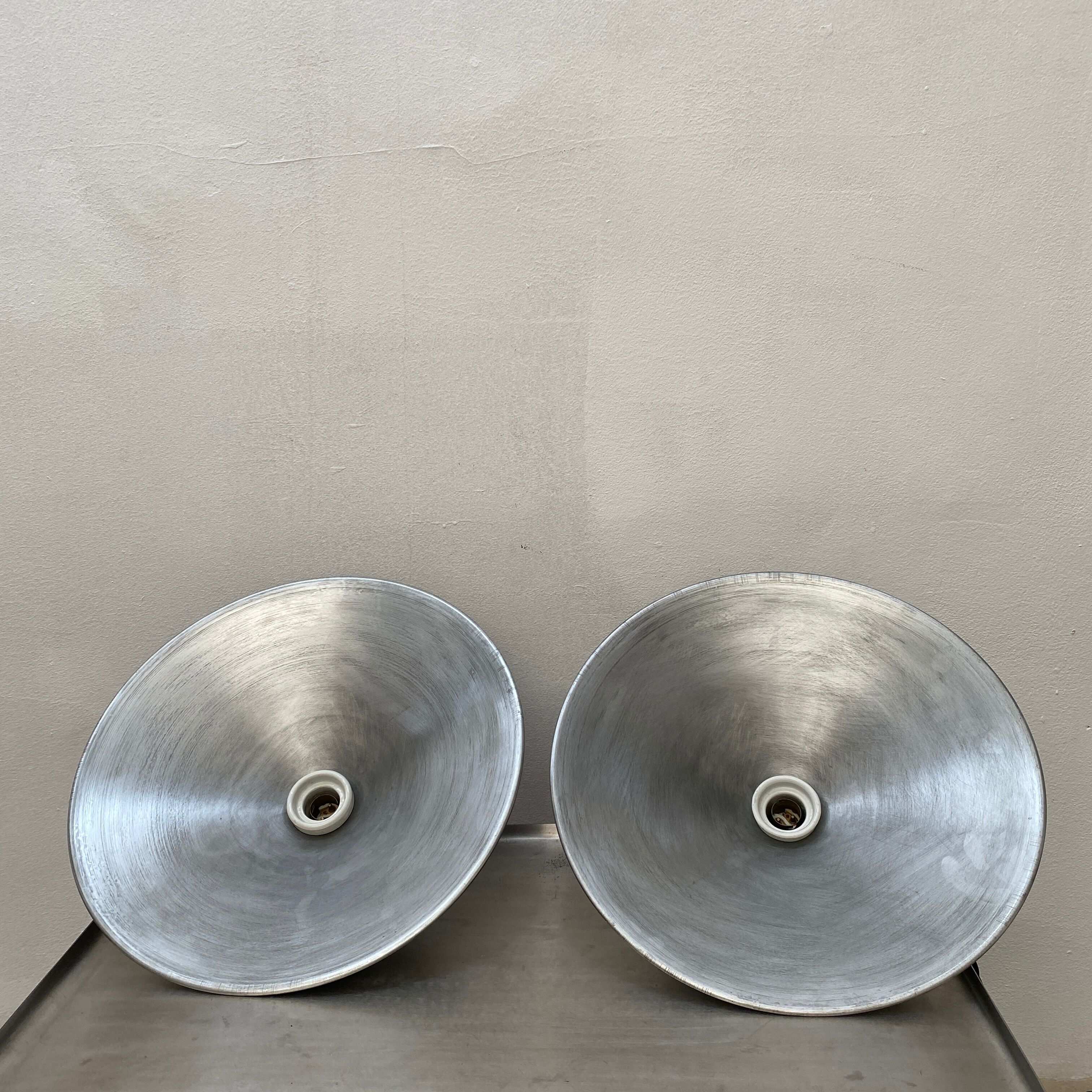 Lot 2 industrial suspensions in acier 36 cm