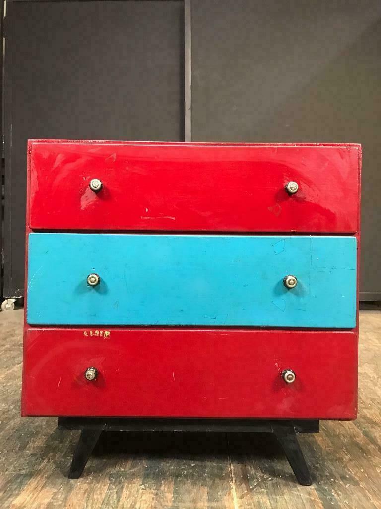 Commode vintage placard