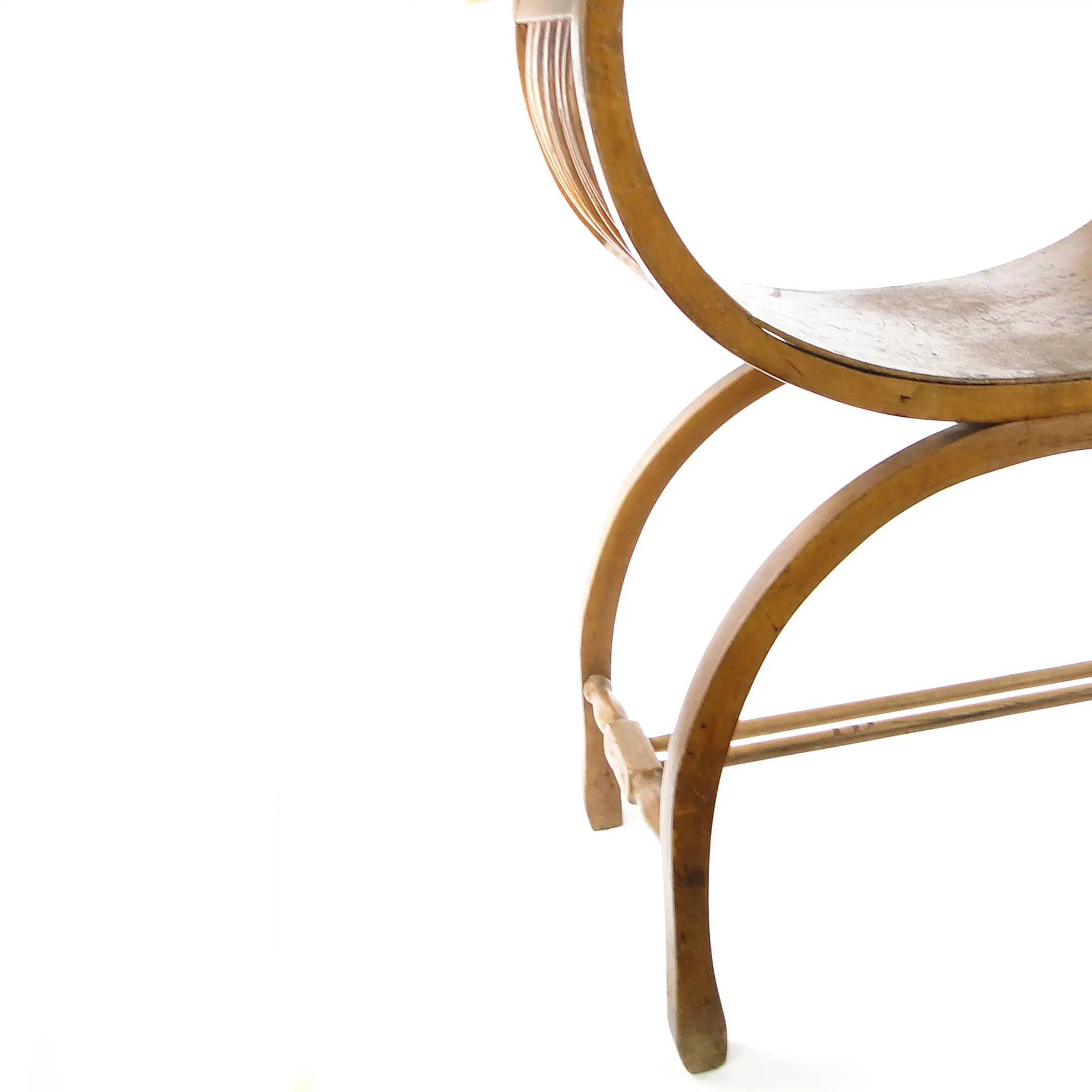 Chaise de type gondole Empire, en bois, Pologne, début du 20e siècle