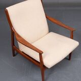 Danish furniture architect. armchair with a teak, rye and seat cushion structure