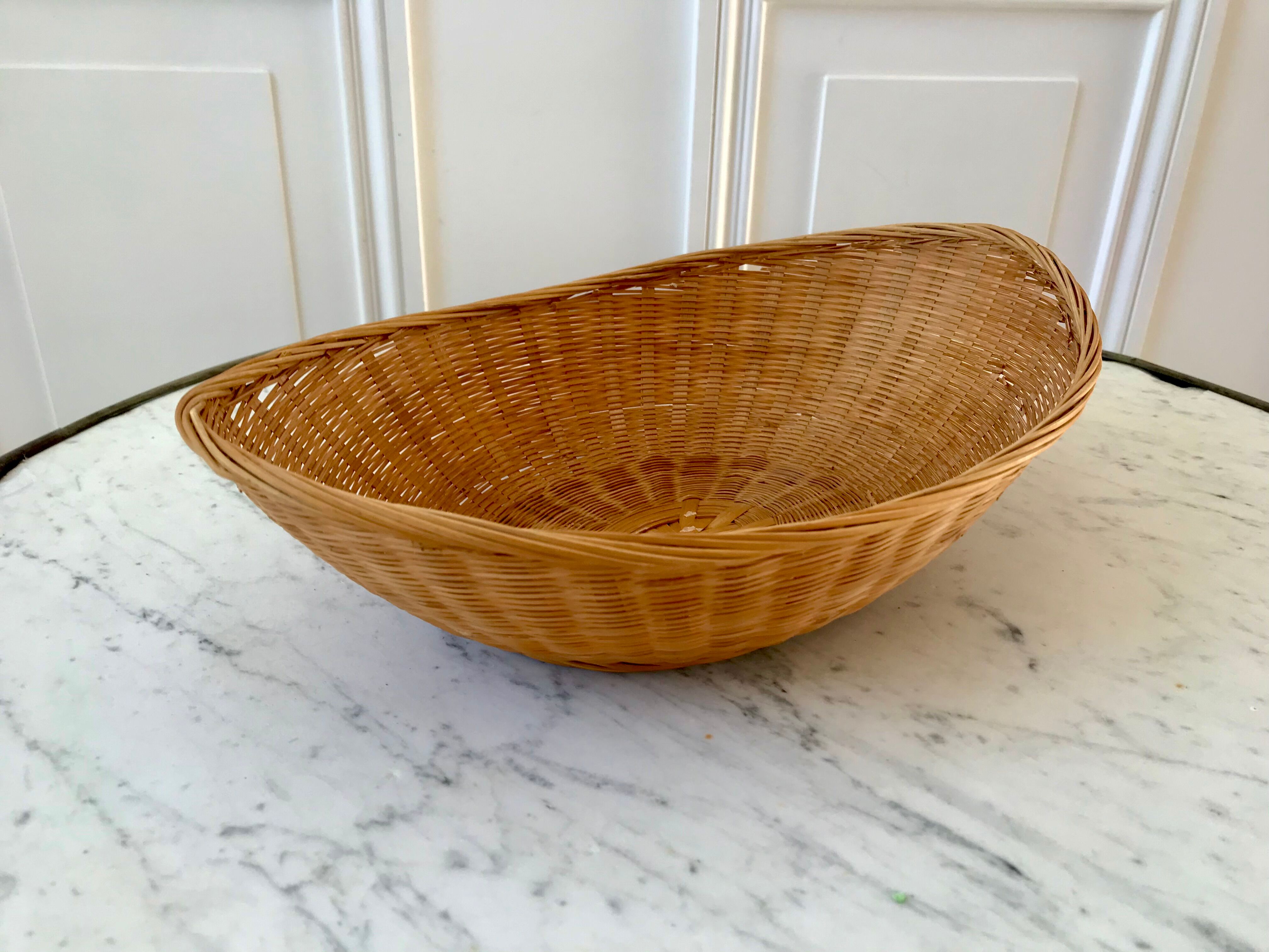 Corbeille en osier ovale années 70
