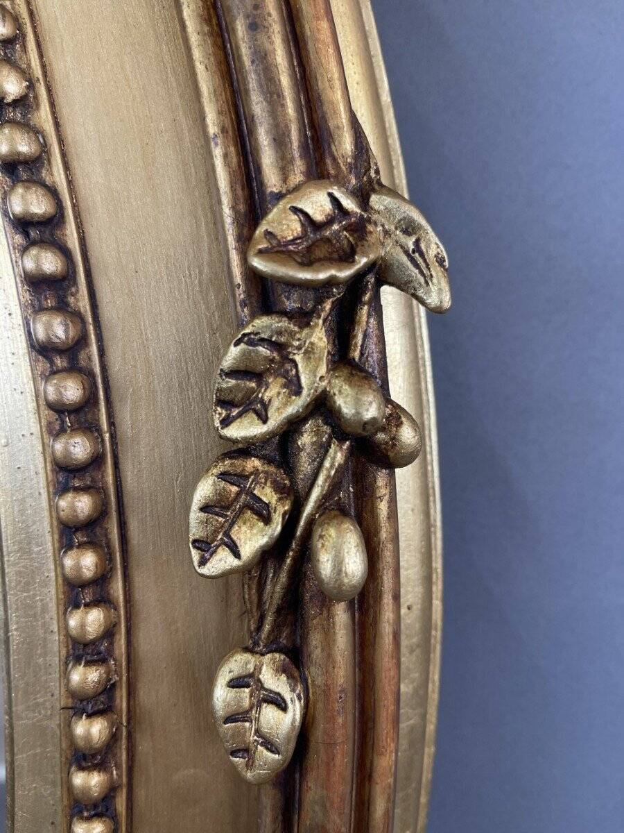 Miroir ovale en bois doré Napoléon III