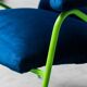 fauteuil velours bleu métal vert 60s moderne