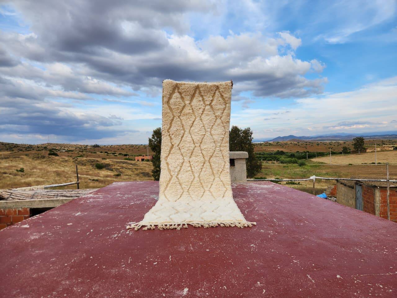 Vintage Beni Ouarain hallway rug in natural cream wool – 300 x 90 cm