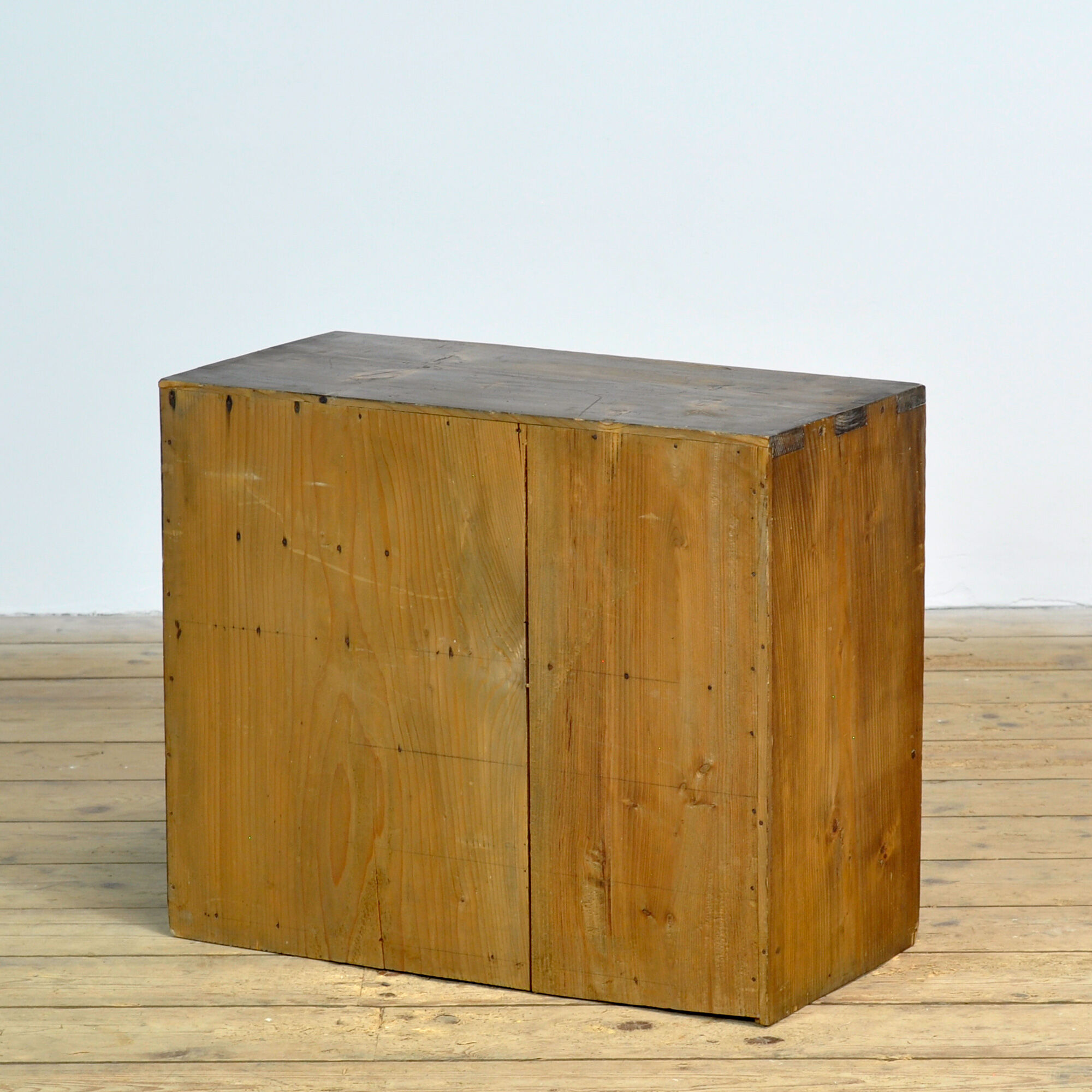 Cabinet japonais, vers 1930