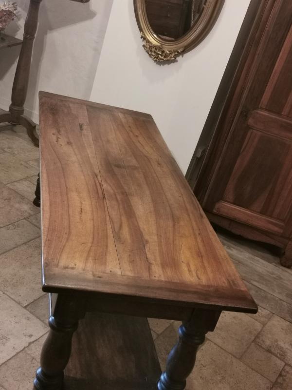 Walnut draper table XIX