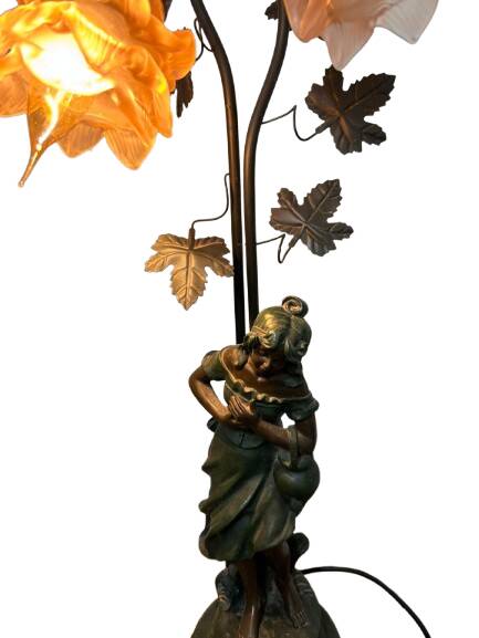 Table lamp in cast iron