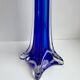 Vase en verre soufflé murano bleu roi années 70