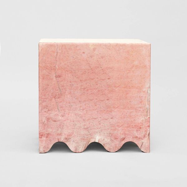 Table d'appoint en marbre rose ''Flow