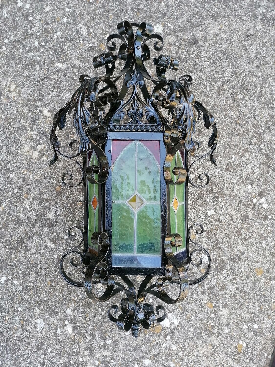 Ancienne lanterne en vitrail et fer forgé du 19ème