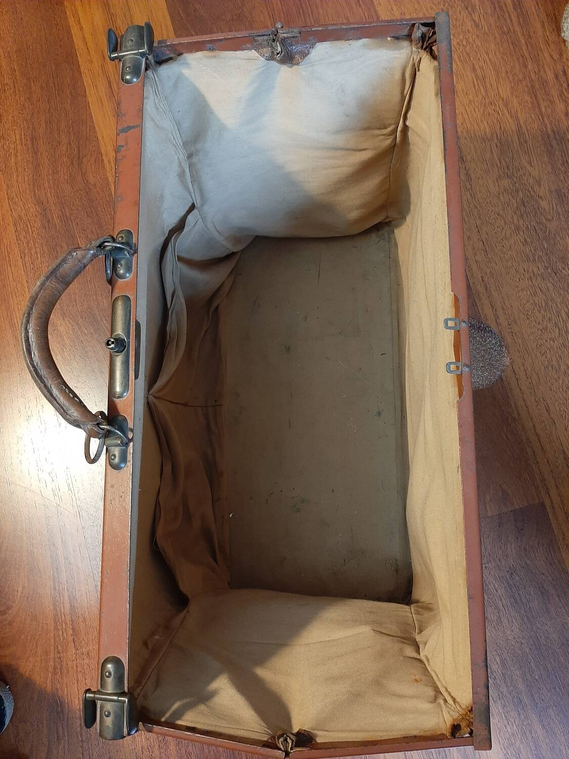Late 19th century leather suitcase