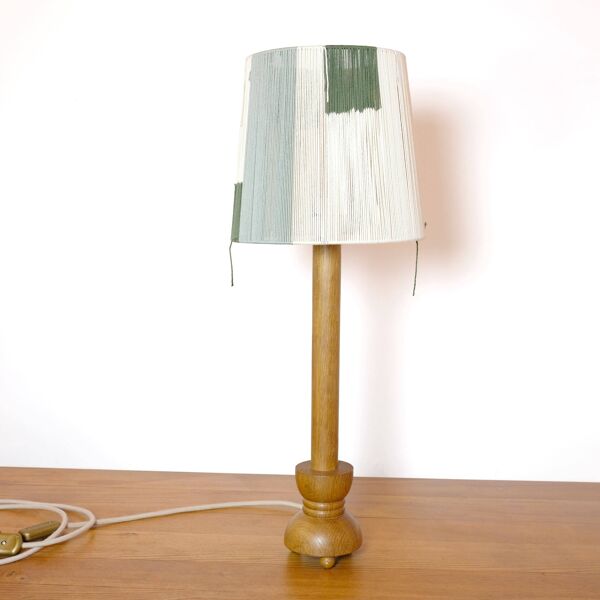Bougeoir en bois monté en lampe et son abat-jour en corde (grande).