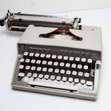 Typewriter Remington Monarch