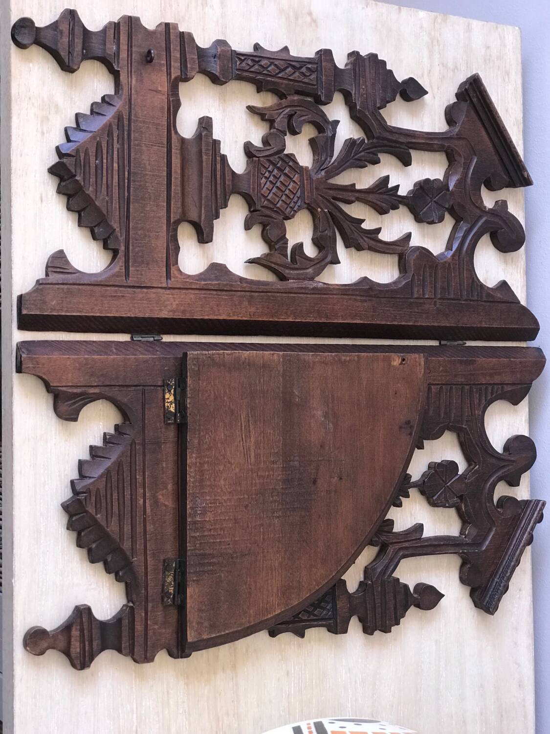 Petite étagère d’angle