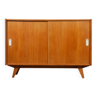 Commode en chêne, modèle U-452, par Jiroutek pour Interier Praha, 1960