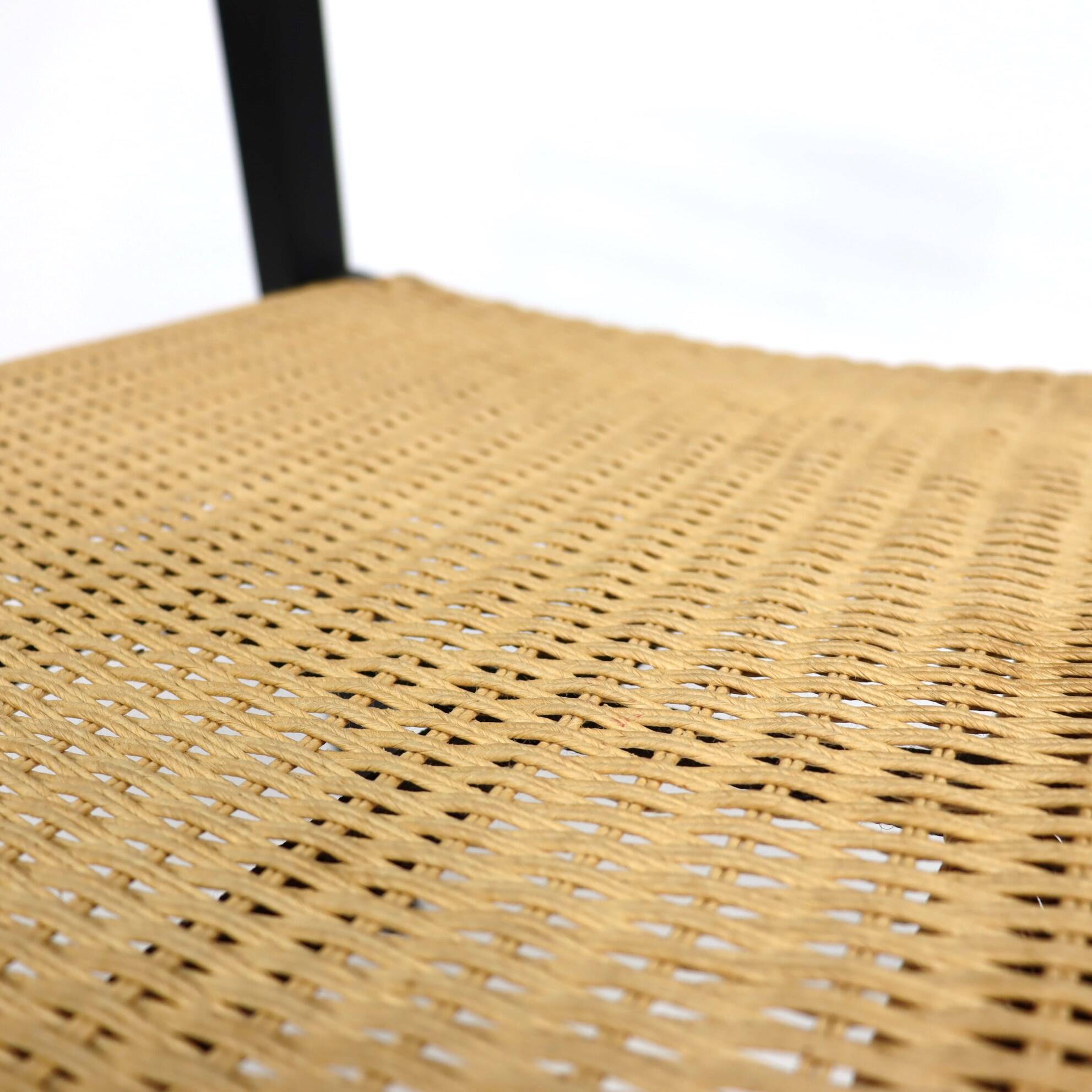 Scandinavian chairs in wood and ropes