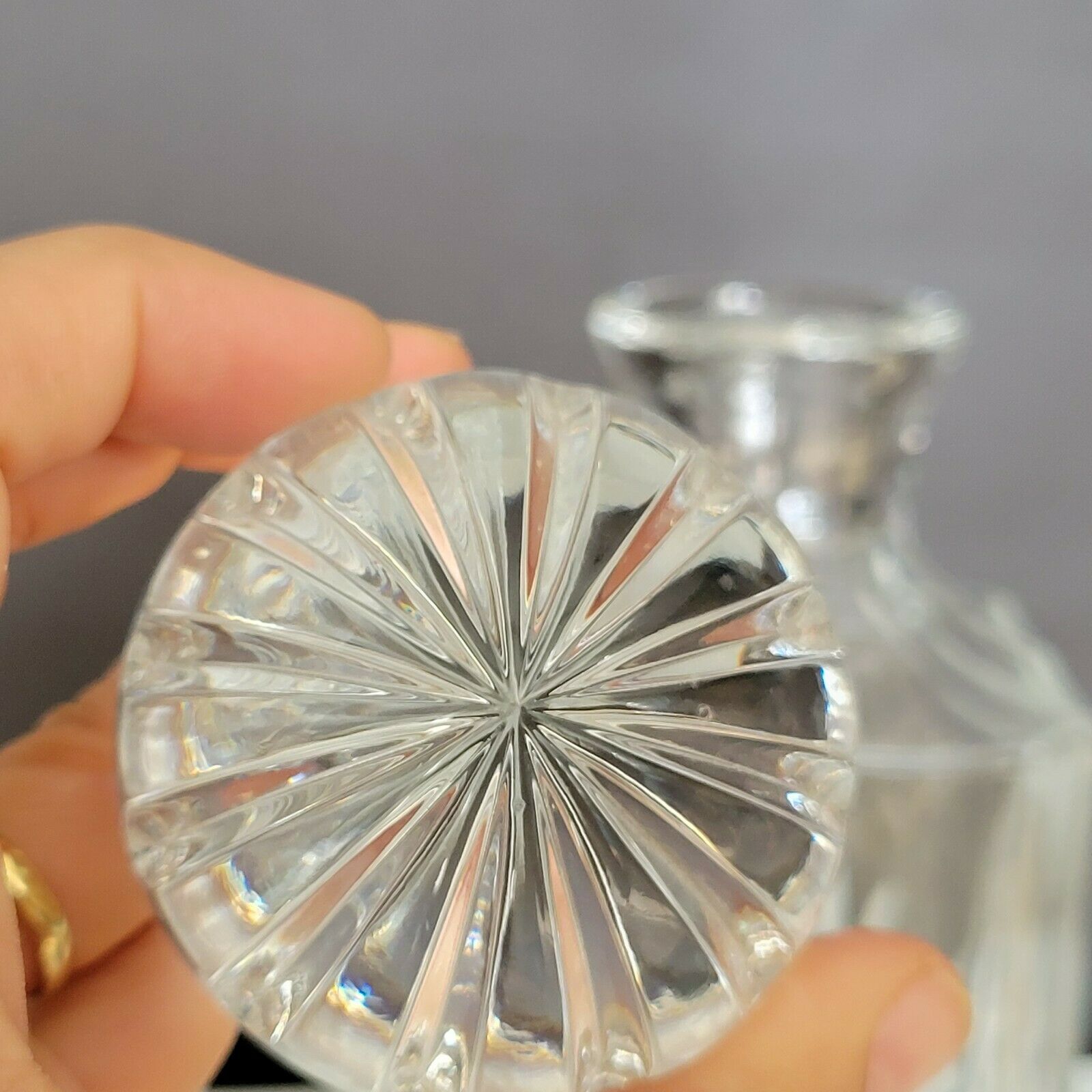 Whisky decanter square bottle in molded crystal