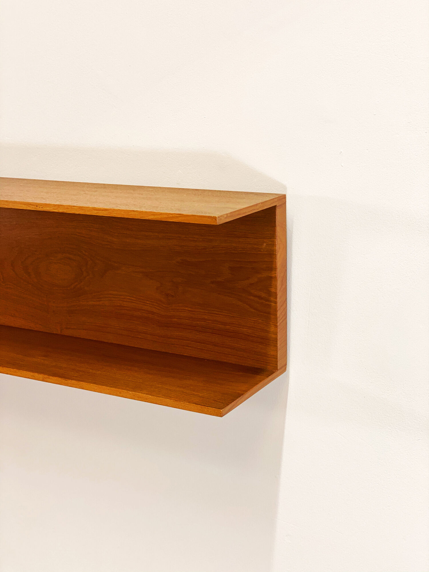 Mid-Century Modern Teak wall-mounted shelf by Walter Wirz for Wilhelm Renz, 200cm, 1960s