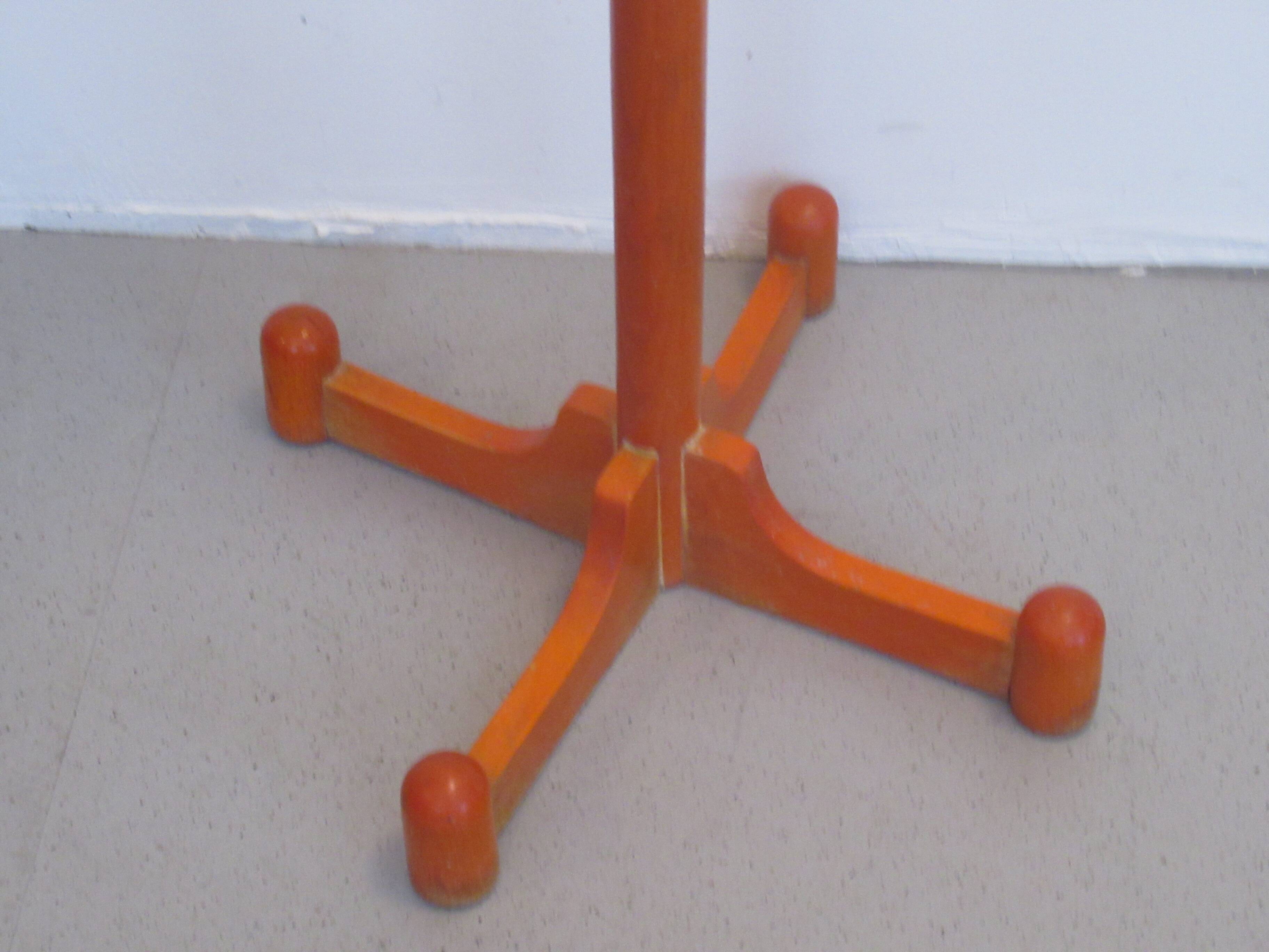 Portemanteau italien en bois orange années 70