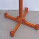 Portemanteau italien en bois orange années 70