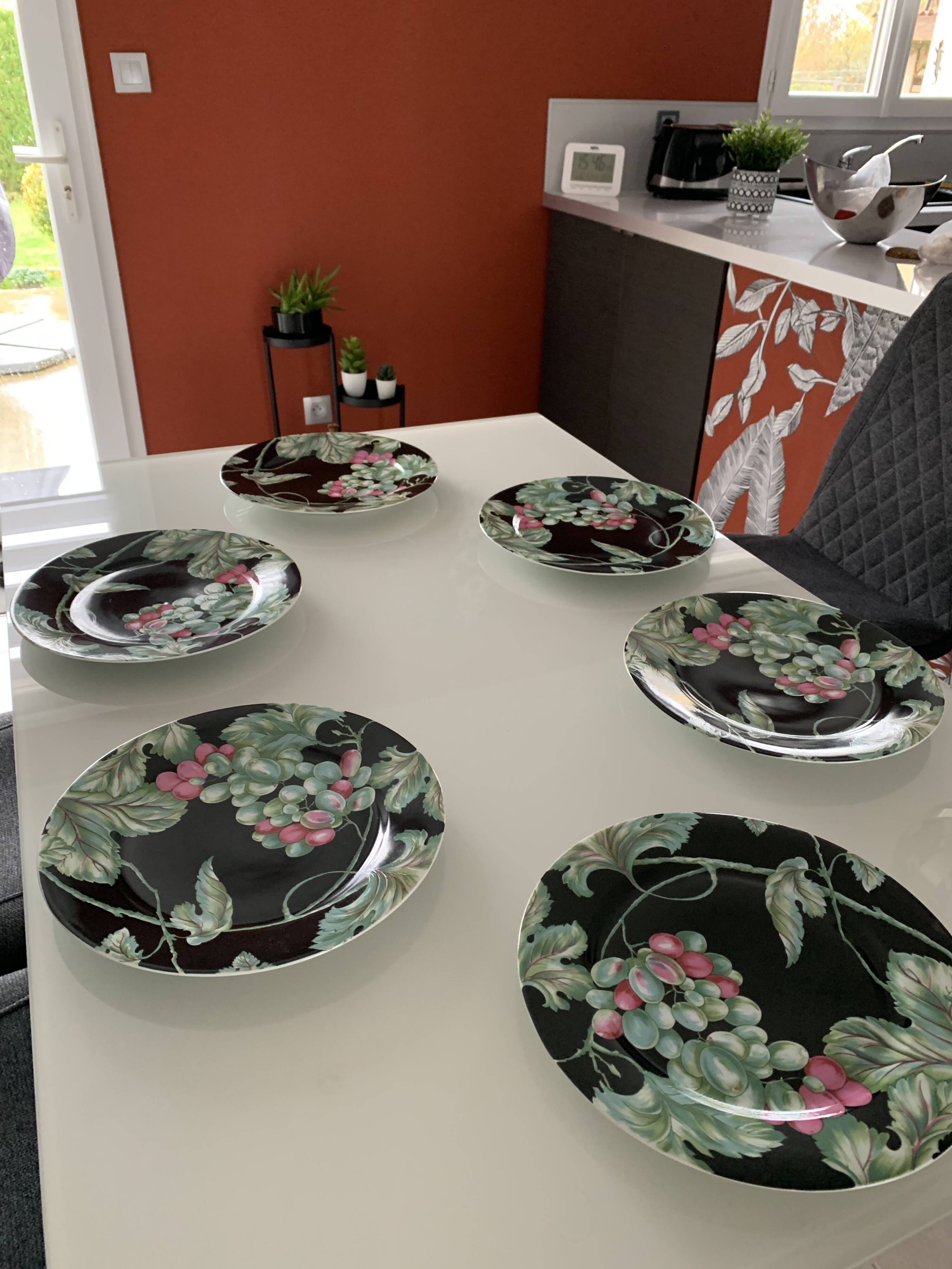 Assiettes « vendange Pierre Frey »