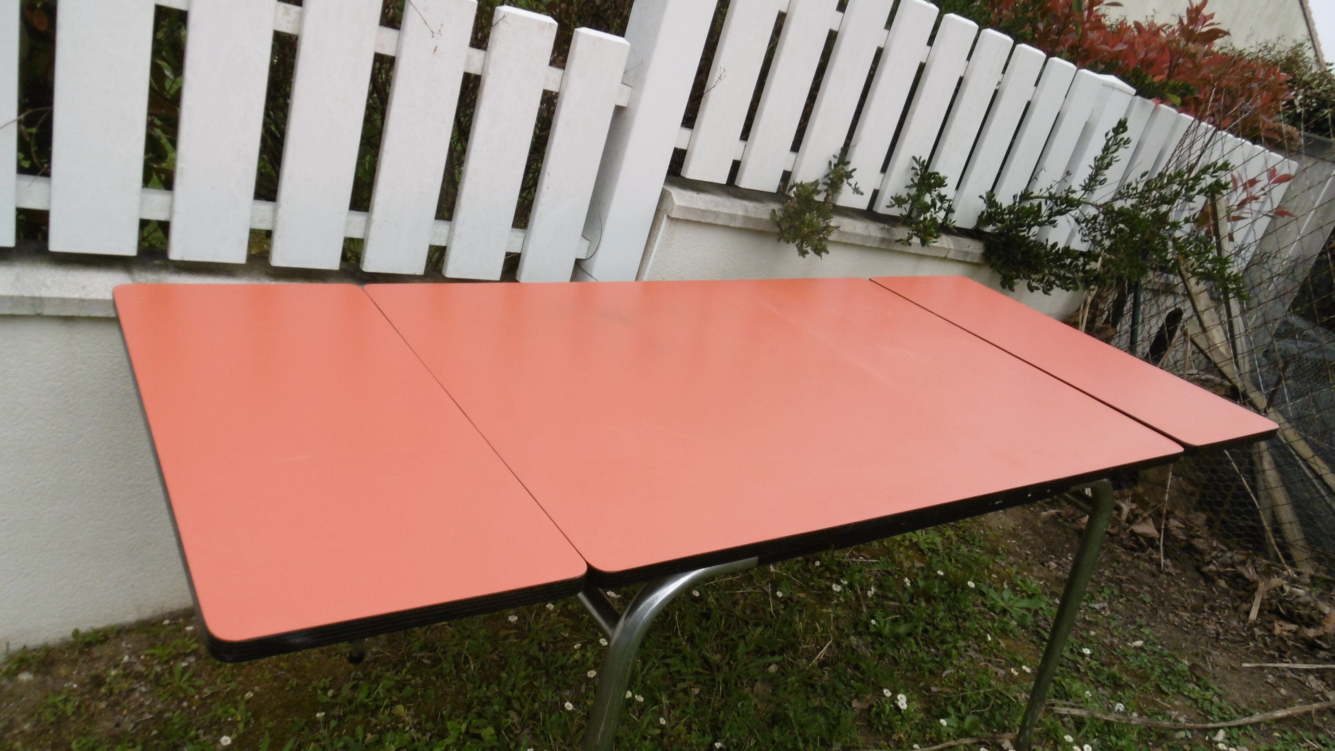 Formica table orange