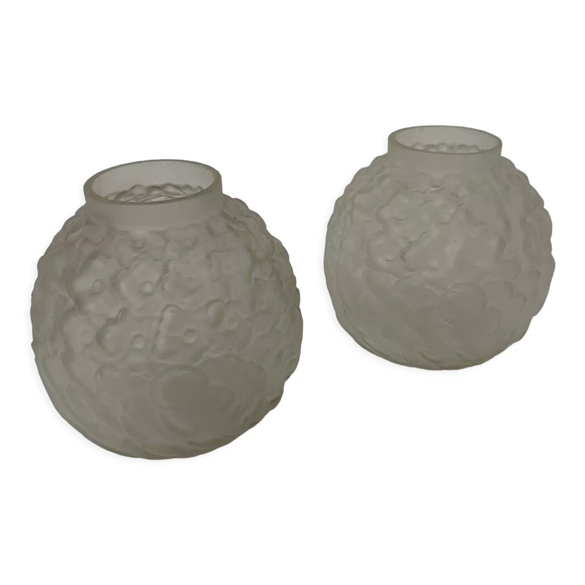 Pair of art deco balls with floral decoration of thoughts