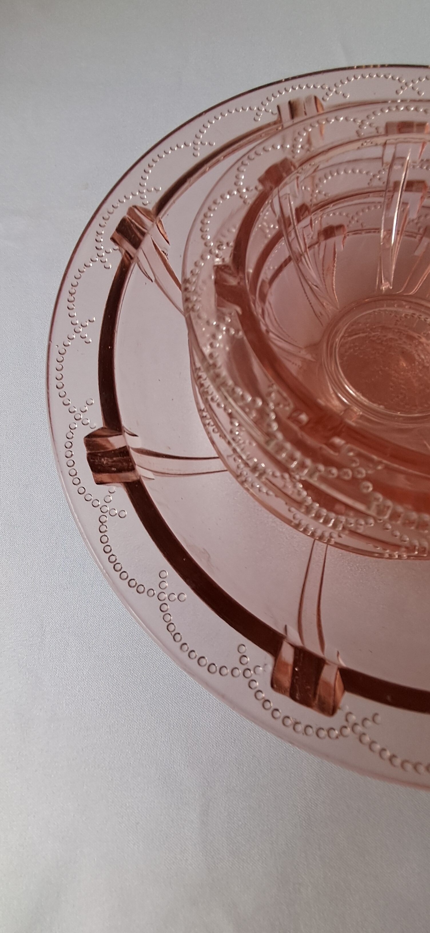 Cups and bowls 1930. Pink glass