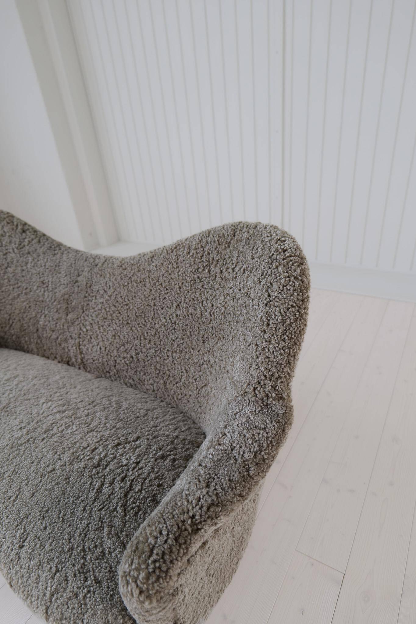 Mid-century modern canapé in sheepskin / shearling model 'Samspel' by Carl Malmsten, 1956
