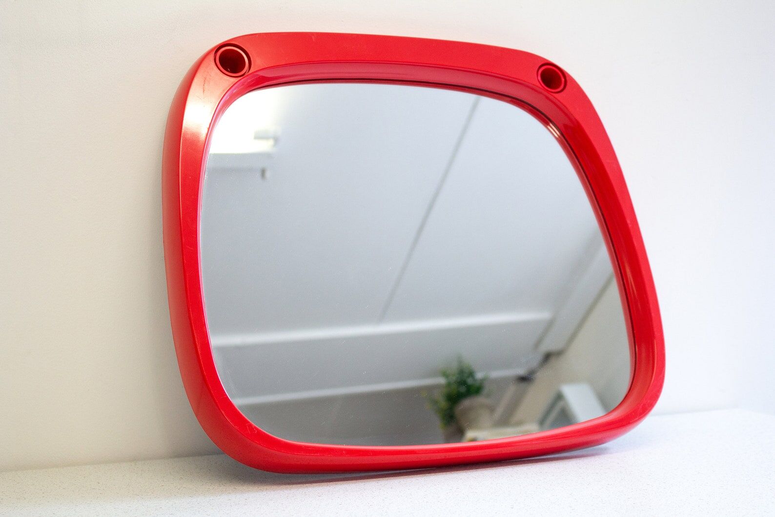 Miroir space age en plastique rouge vintage