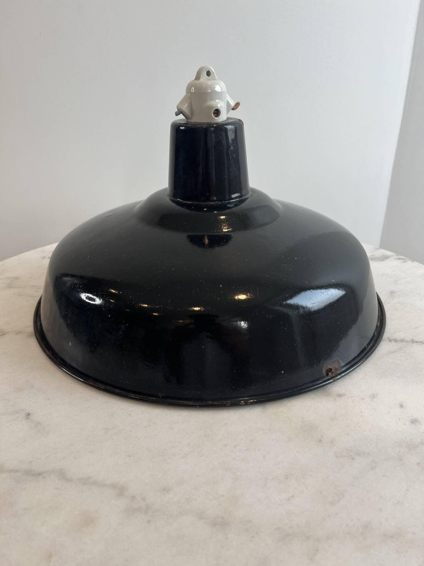 Industrial suspension in black enamelled sheet metal - workshop lampshade