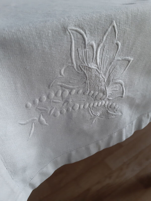 Embroidered tablecloth and 12 towels