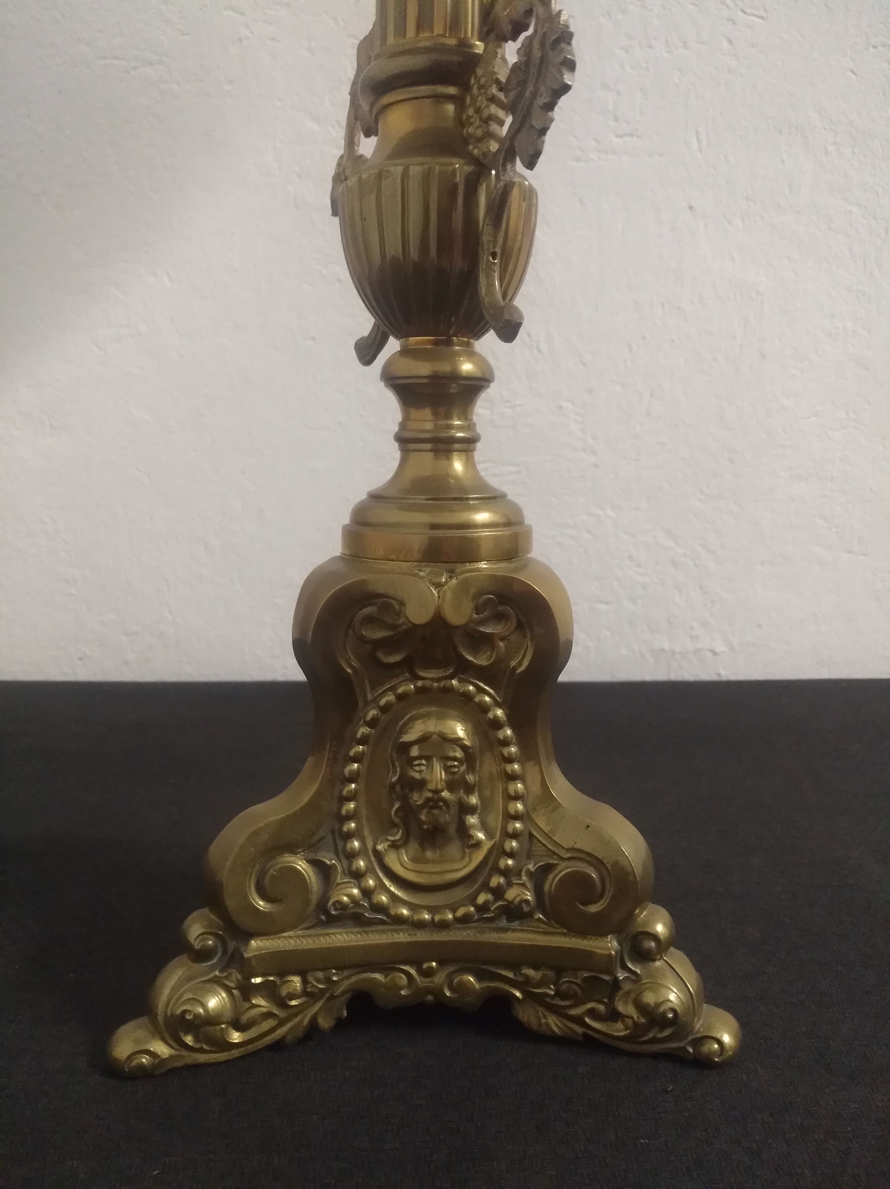 Pair of brass lamps at the end of the 19th century