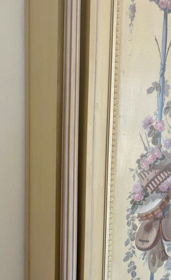 Armoire Laquée de Style Louis XVI