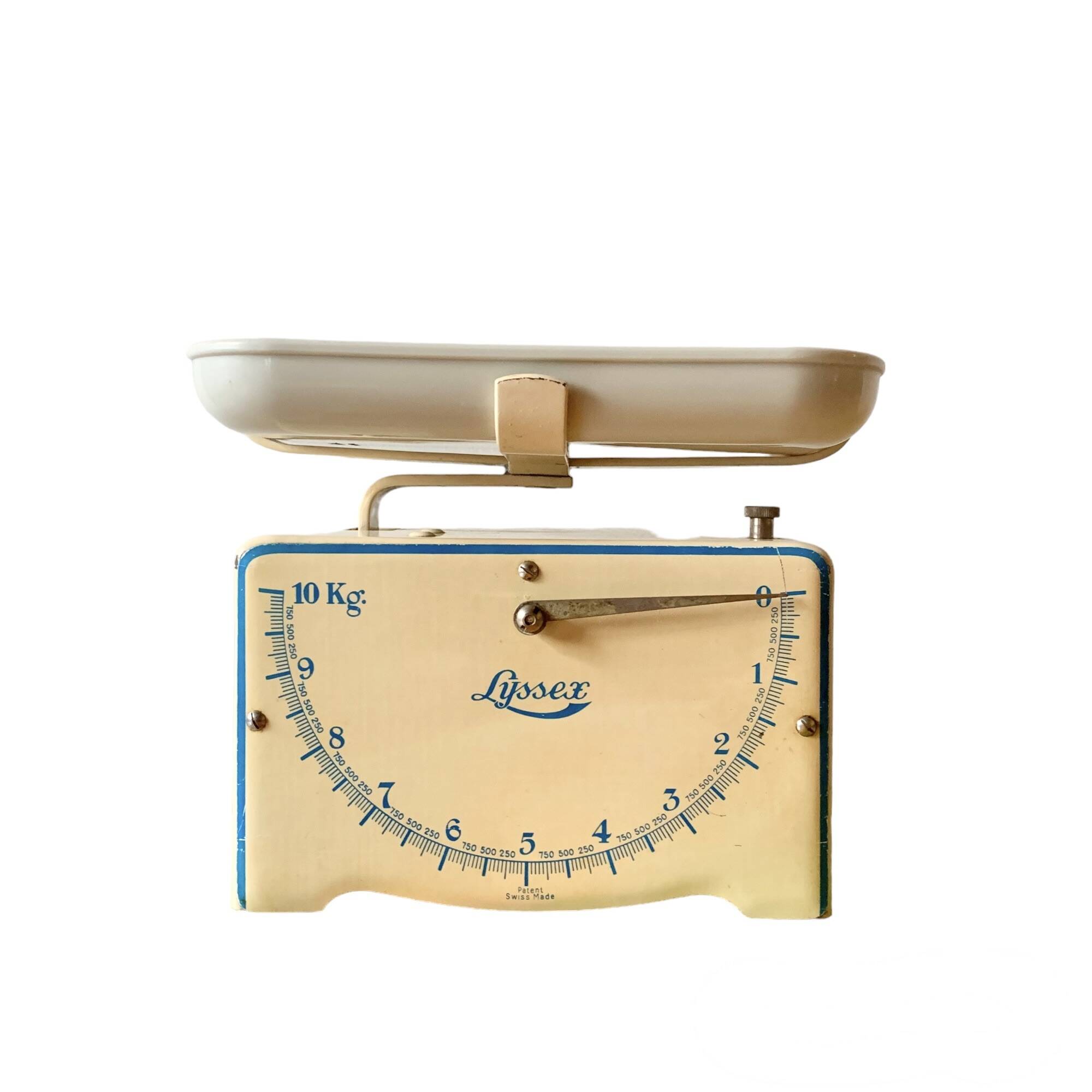 Old Lyssex kitchen scale - Force 10