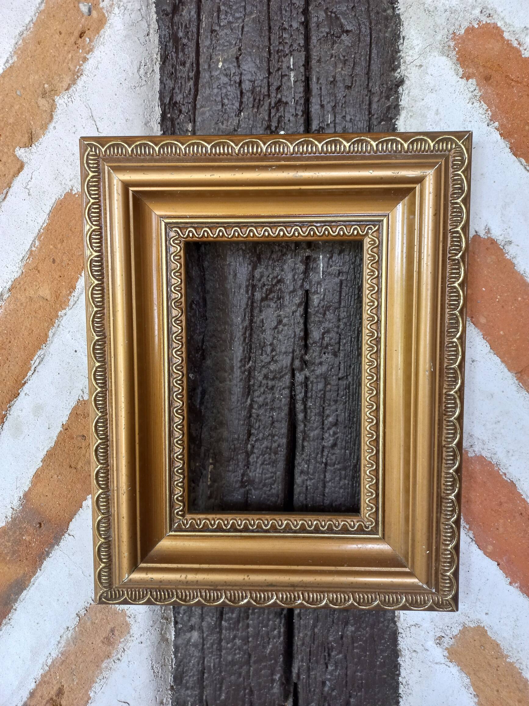 Gilded wooden frame