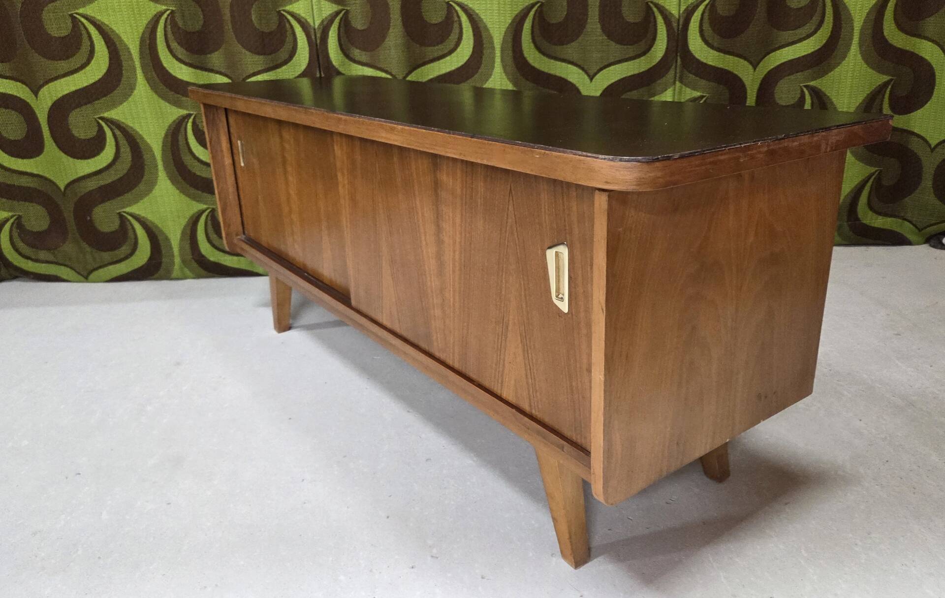 Lowboard enfilade with sliding doors, 1970s vintage.