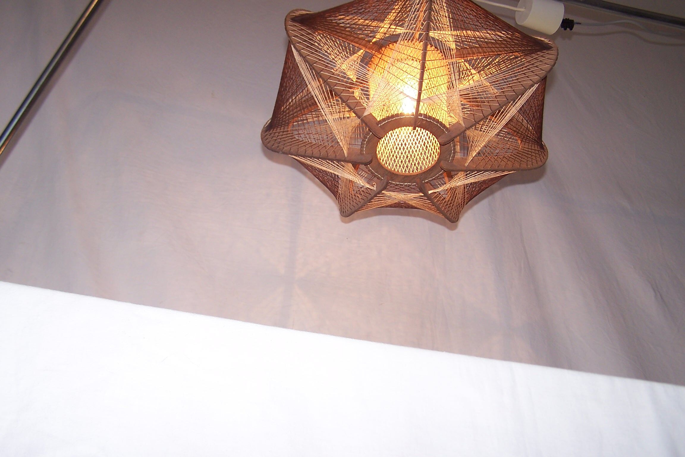 Scandinavian wire hanging lamp 60