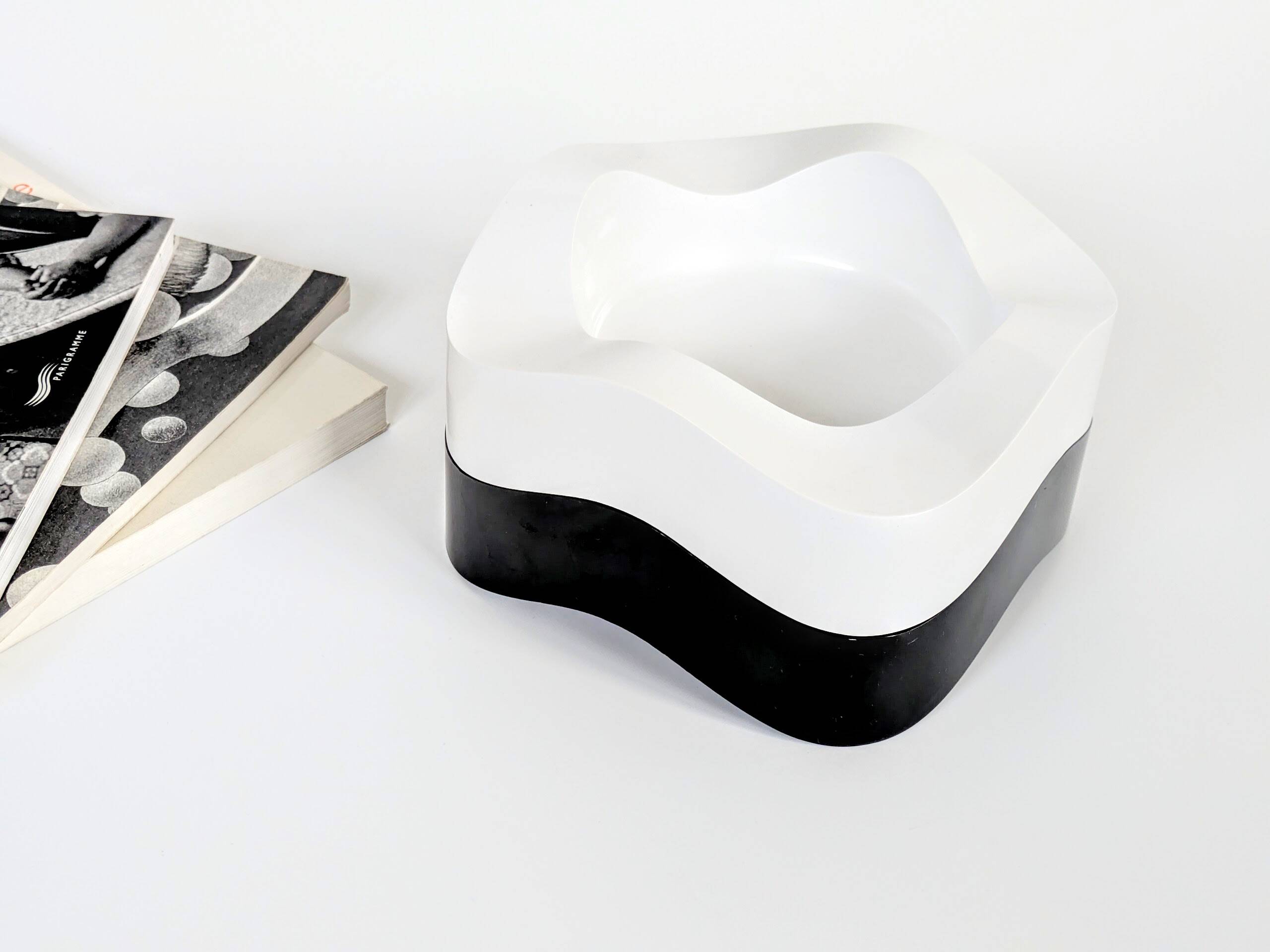 Pair of Space Age Pocket Trays | Black and White | Walter Zeischegg for Helit