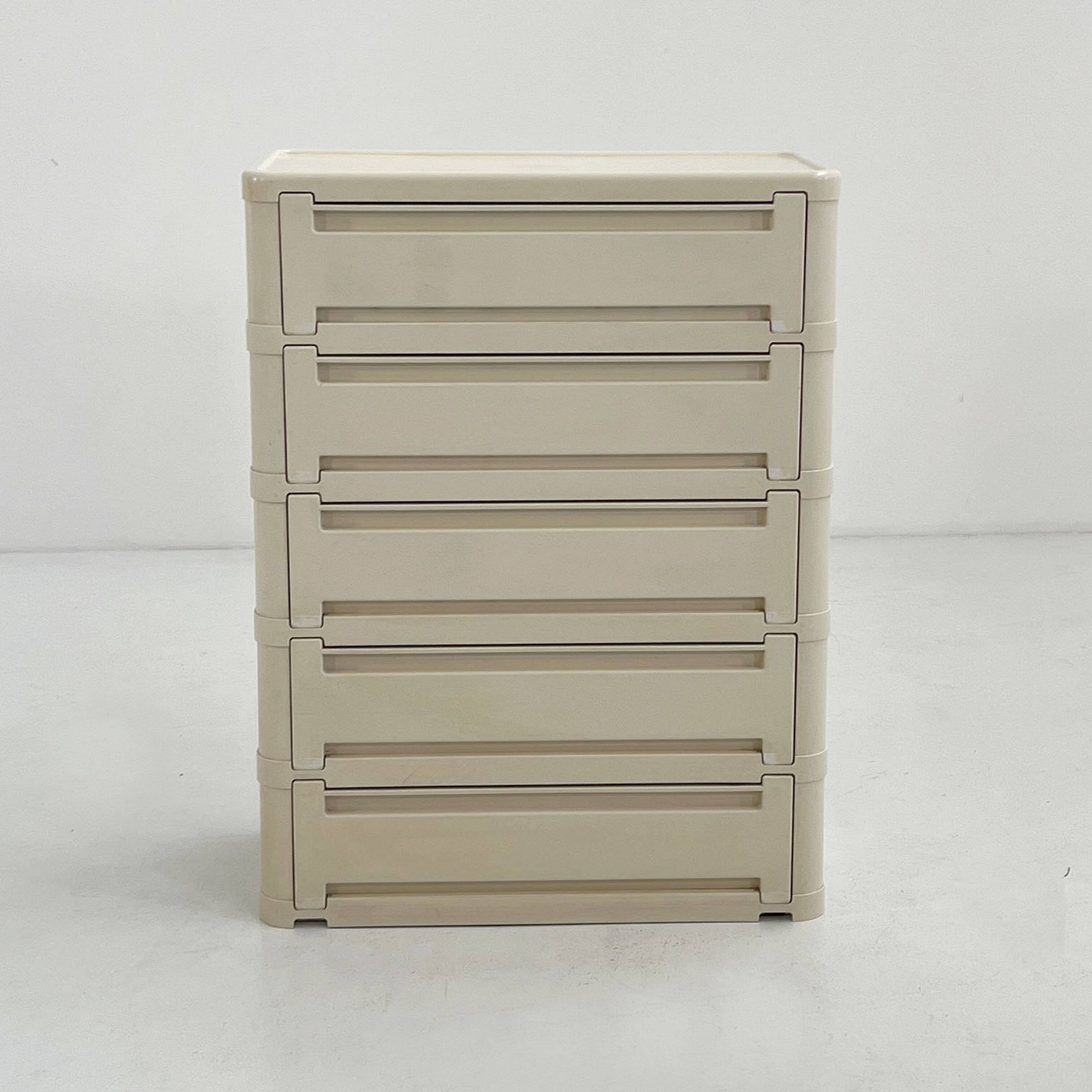 Cabinet blanc modèle “4964” par Olaf Von Bohr pour Kartell, 1970