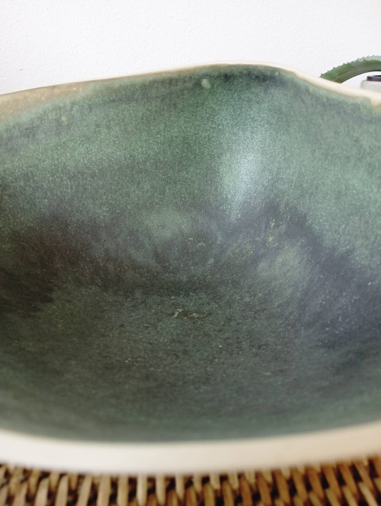 Large vintage shell in glazed ceramic