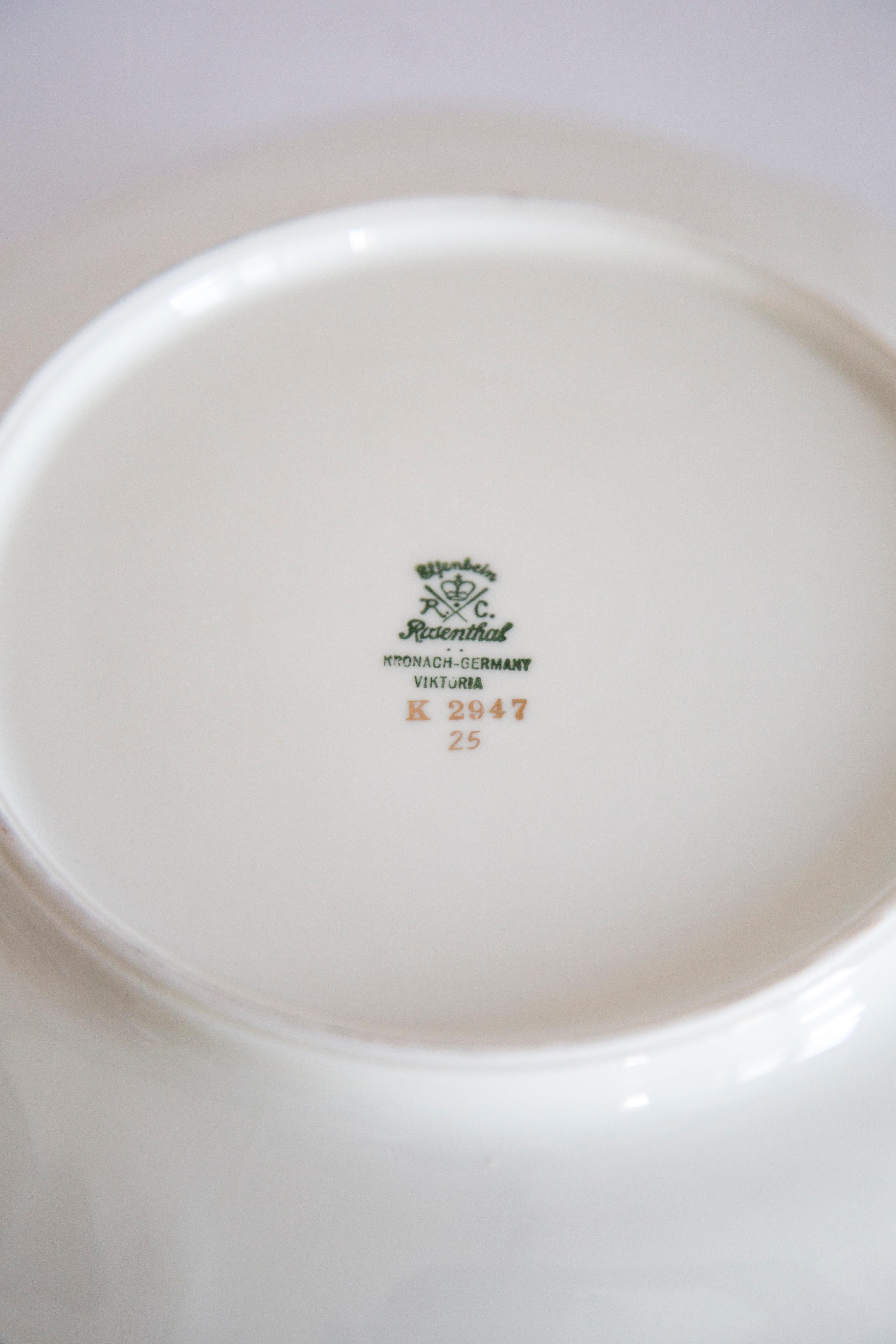 Vintage decorative porcelain plate from the mid-century, Rosenthal, Germany, 1970s.