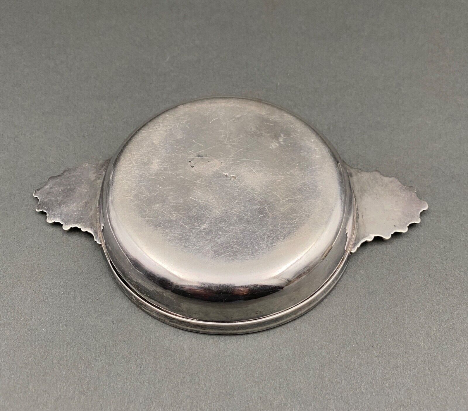 Late nineteenth century Minerva Scallop sockets