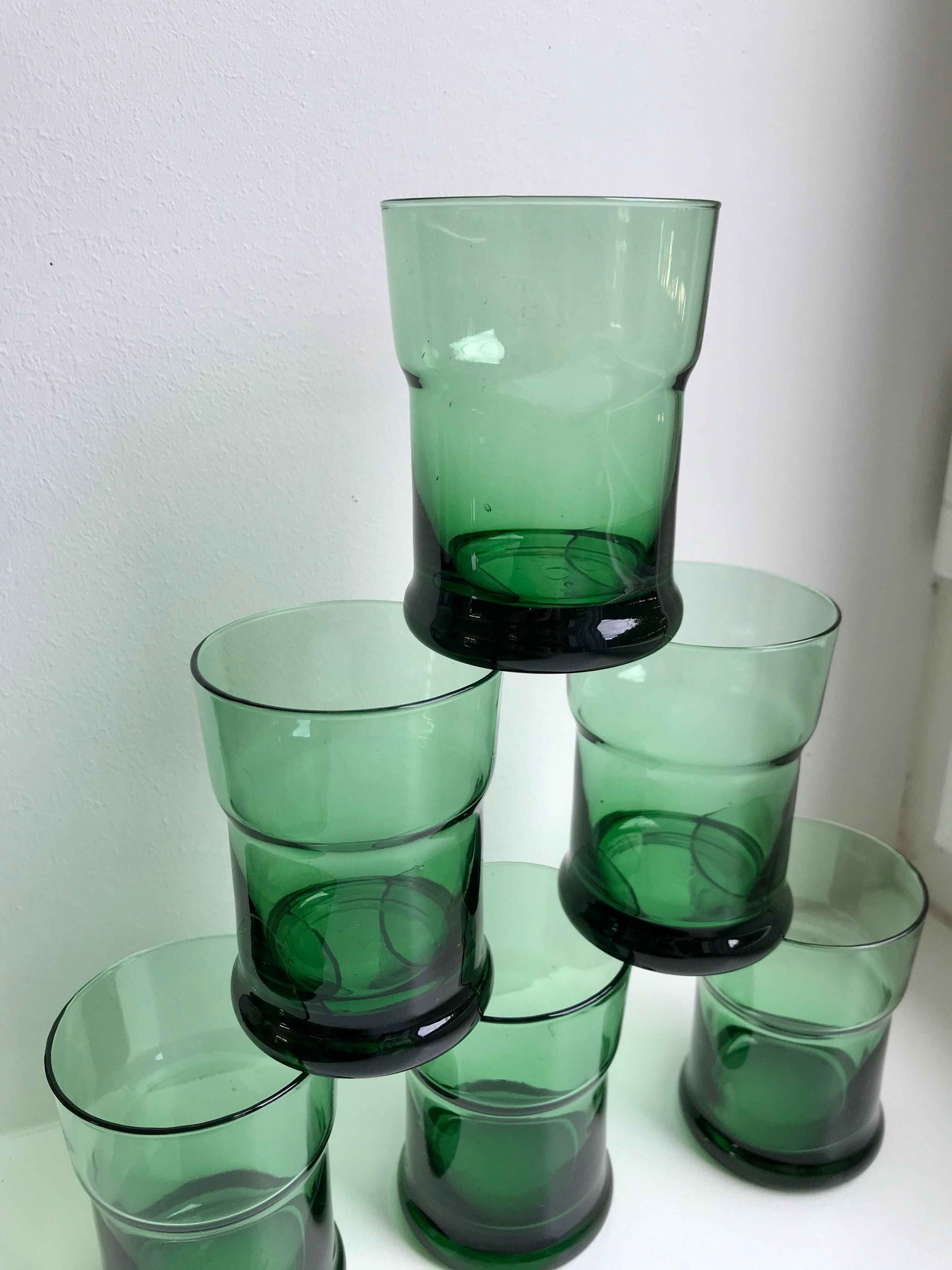 Set of 6 green glasses design 70s