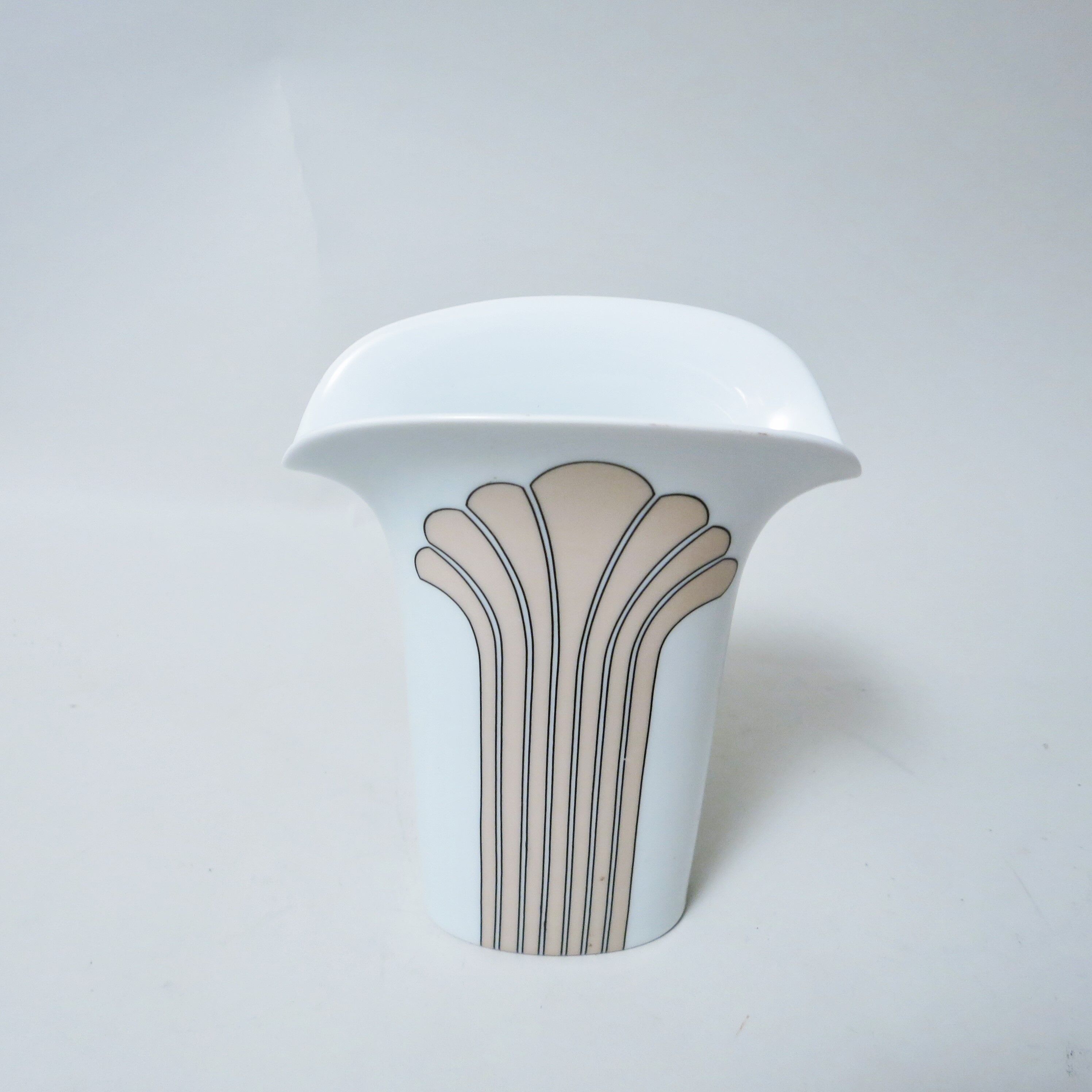 Vase en porcelaine à decior de palme