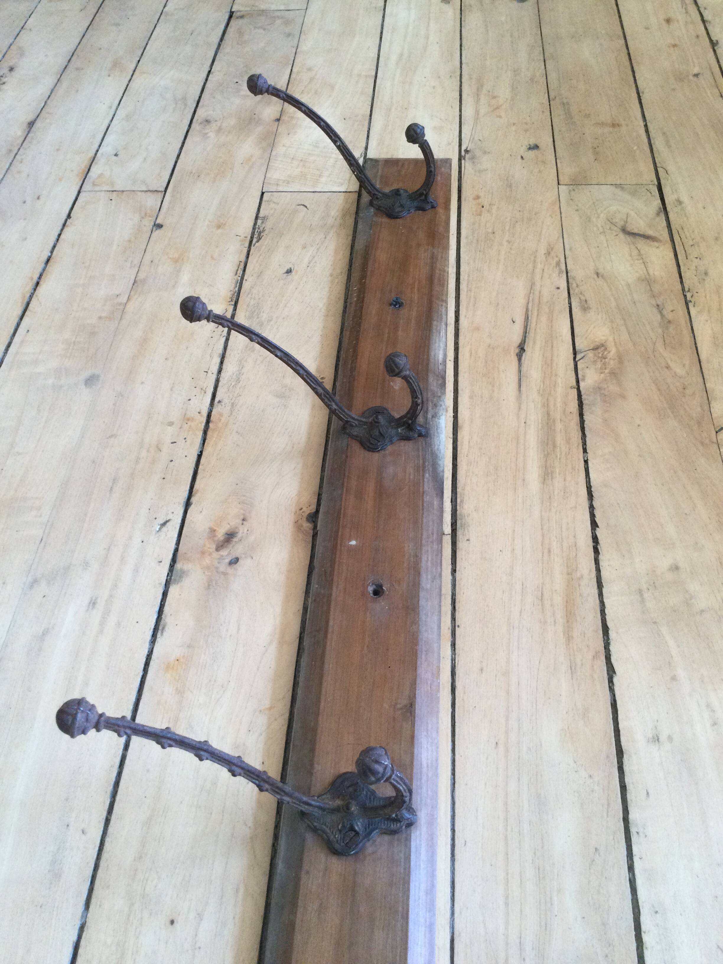 Porte manteau ancien bois et fonte