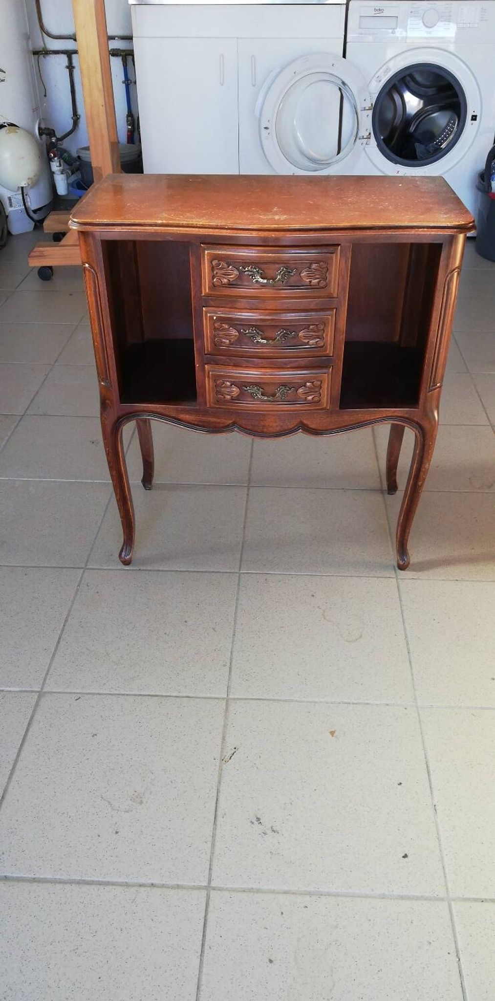 Commode style Louis XVI