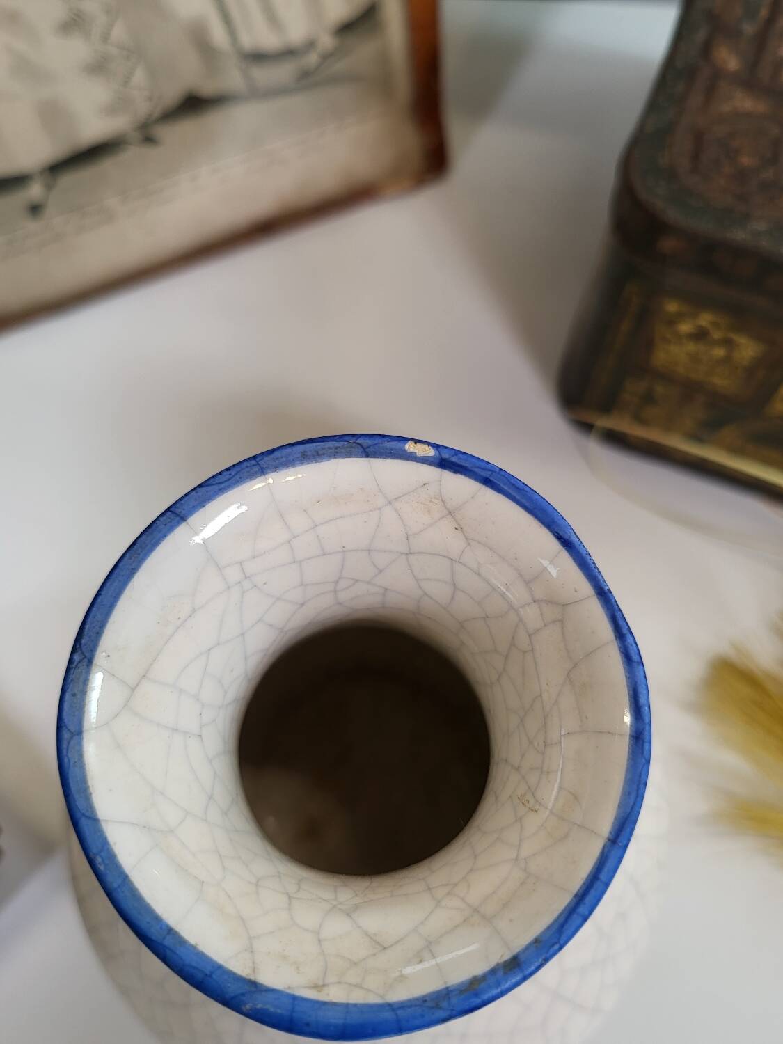 Small ceramic vase with cracked look